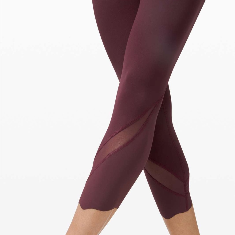 Lululemon Wunder Under Crop High-Rise Roll Down Scallop Full-On Luxtreme Red - Picture 4 of 10